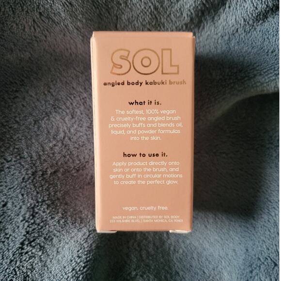 Coloourpop Sol Body Angled Body Kabuki Brush - NEW - Picture 3 of 3